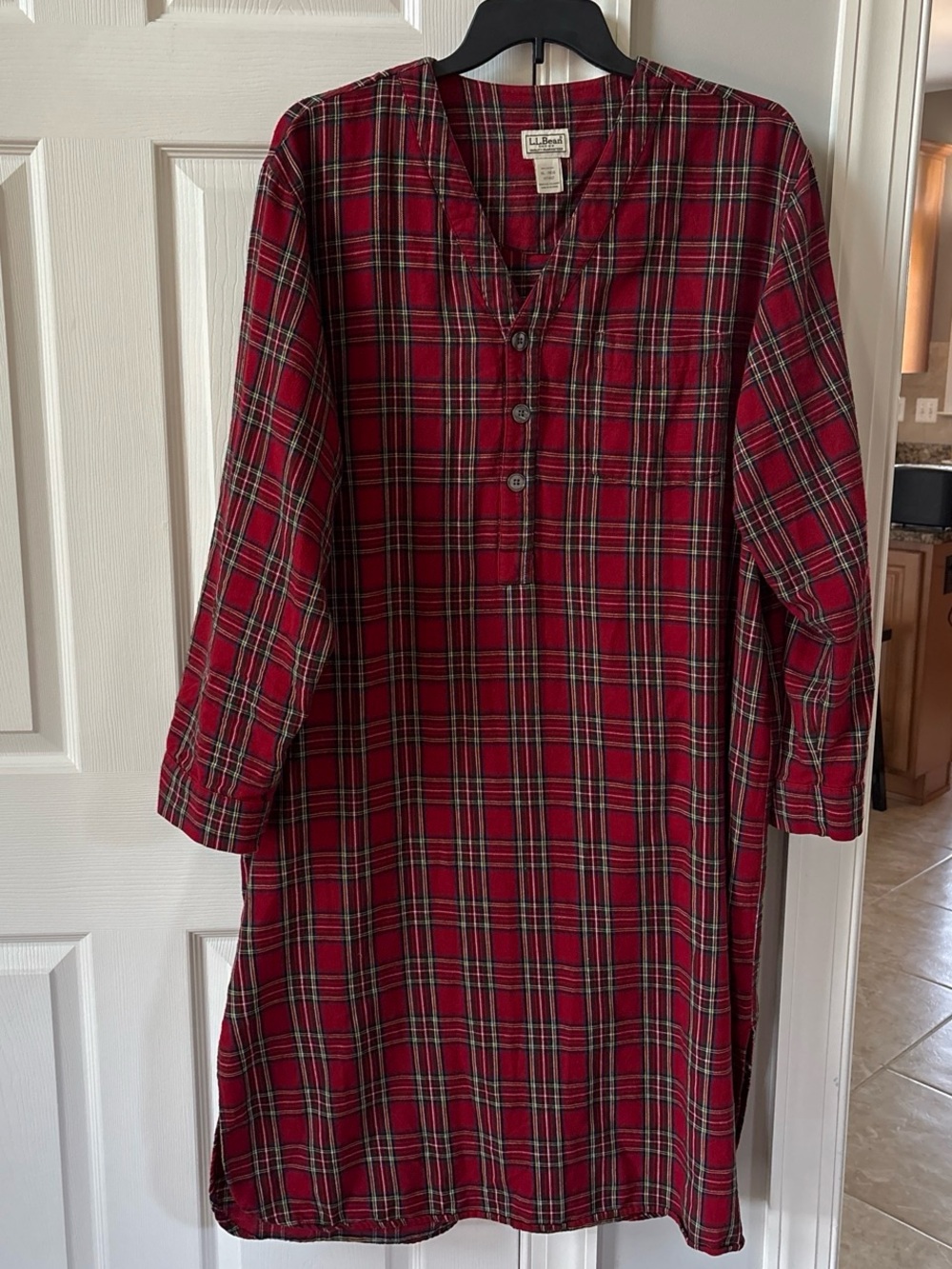L.L. Bean VTG Red, White & Green Tartan Plaid Unisex Nightgown Men’s XL